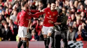 مانشستر يونايتد يقتنص فوزاً ثميناً من كريستال بالاس في رحلة انتفاضة كاريك للمراكز المتقدمة